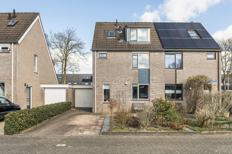 2 onder 1 kap woning ZwolleZuid Zwolle Van Zuijlenware 41 - Voorst Makelaardij