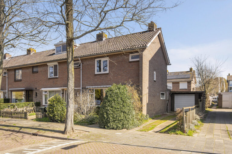 Hoekwoning met garage Holtenbroek Vivaldistraat 66 Zwolle - Voorst Makelaardij - Makelaar Zwolle