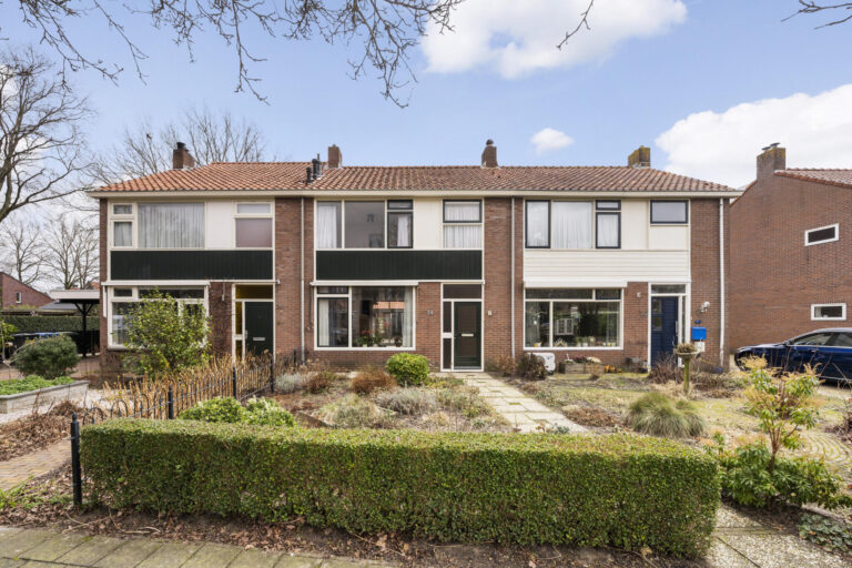 Tussenwoning met garage - Westenholte - Akeleiweg 24 Zwolle - Voorst Makelaardij - Makelaar Zwolle