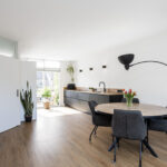 Instapklare tussenwoning te koop in Westenholte Zwolle. Volledig verbouwd, energiezuinig en luxe afgewerkt. Voorst Makelaardij – jouw makelaar Zwolle