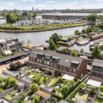 Uitgebouwde, moderne hoekwoning met serre, zonnige tuin, vier slaapkamers en uitzicht op het Zwarte Water – Rondeelstraat 24 in Zwolle – Voorst Makelaardij – Makelaar Zwolle