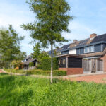 Instapklare eindwoning in Westenholte Zwolle met zonnige tuin, 4 slaapkamers en parkeren op eigen terrein.