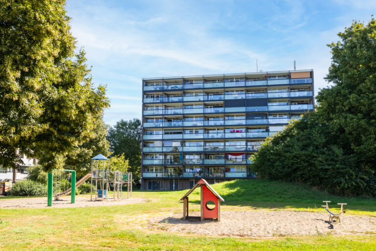 Instapklaar 4-kamerappartement met groot balkon in Aa-landen, Zwolle – Alm 64
