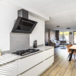 Sfeervolle woning in jaren ’30-stijl aan de Akkerbergstraat 66 in Zwolle – uitgebouwde, energiezuinige gezinswoning in Frankhuis met moderne keuken, 5 slaapkamers en veel ruimte.