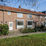 Woning Savornin Lohmanlaan 24 Zwolle, gelegen in Oud-Ittersum in Zwolle-Zuid, met diepe tuin en vrij uitzicht.