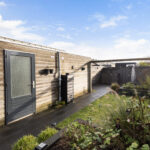 Woning Sterrenmos 62 in Zwolle, ruime tussenwoning met uitbouw en diepe tuin