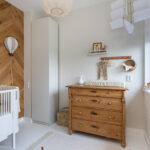 Instapklare tussenwoning met tuinkamer, visgraat PVC-vloer met vloerverwarming, moderne keuken en verzorgde afwerking aan de Vechterweerdstraat 60 in Stadshagen, Zwolle