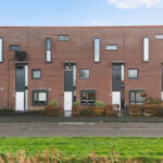 Woning Sterrenmos 62 in Zwolle, ruime tussenwoning met uitbouw en diepe tuin