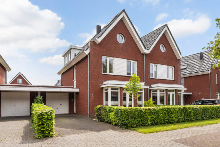 Geschakelde 2-onder-1kapwoning - Buckhorstlaan 6 Zwolle - Voorst makelaardij - Makelaar Zwolle